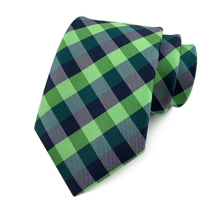 Smoking da uomo attillato con cravatta scozzese