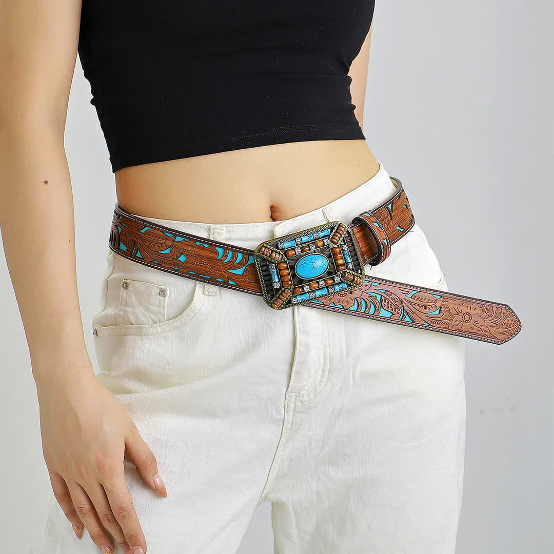 Cintura da donna in pelle incisa con fibbia in perline di legno turchese