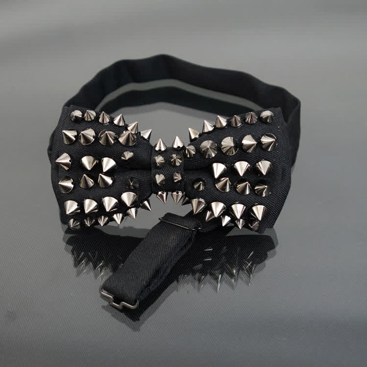 Papillon con nappe a catena con rivetti in stile punk da uomo