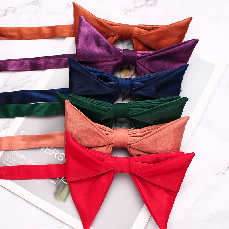 Papillon a punta oversize con design piegato lucido da uomo
