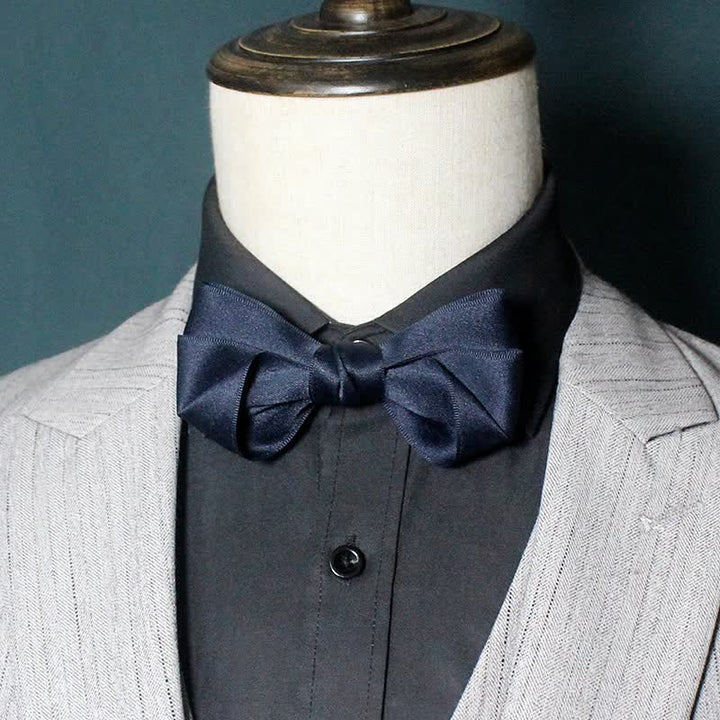Camicia da uomo semplice alla moda con papillon e colori solidi