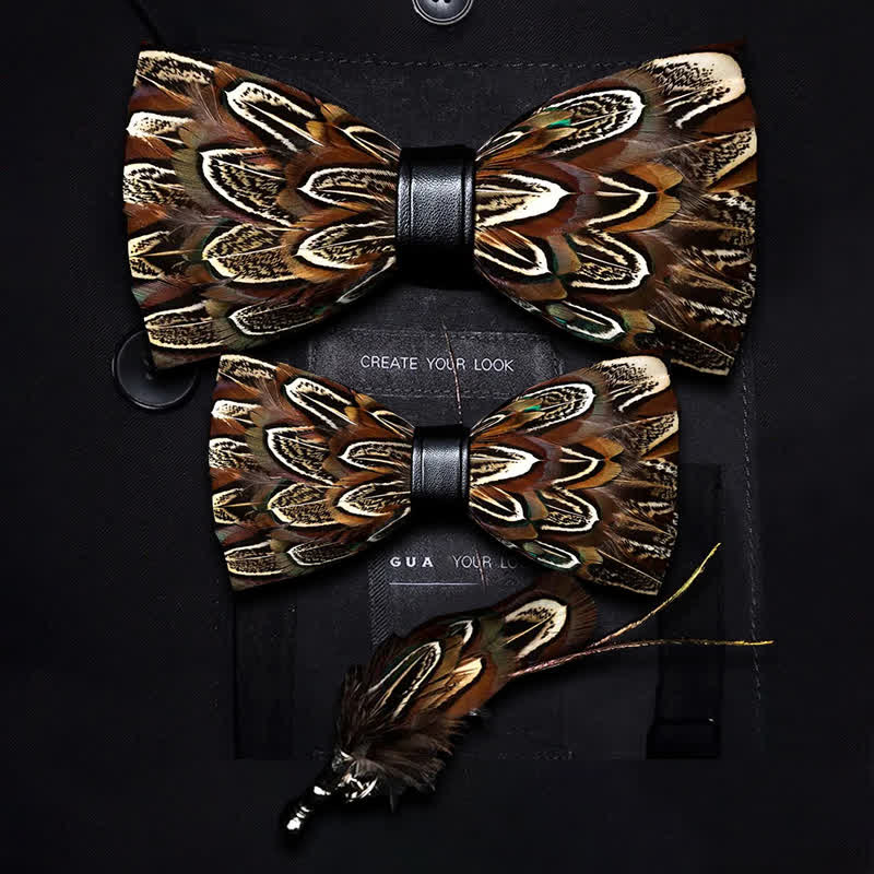 Papillon con piume di fagiano marrone per bambini con spilla da bavero