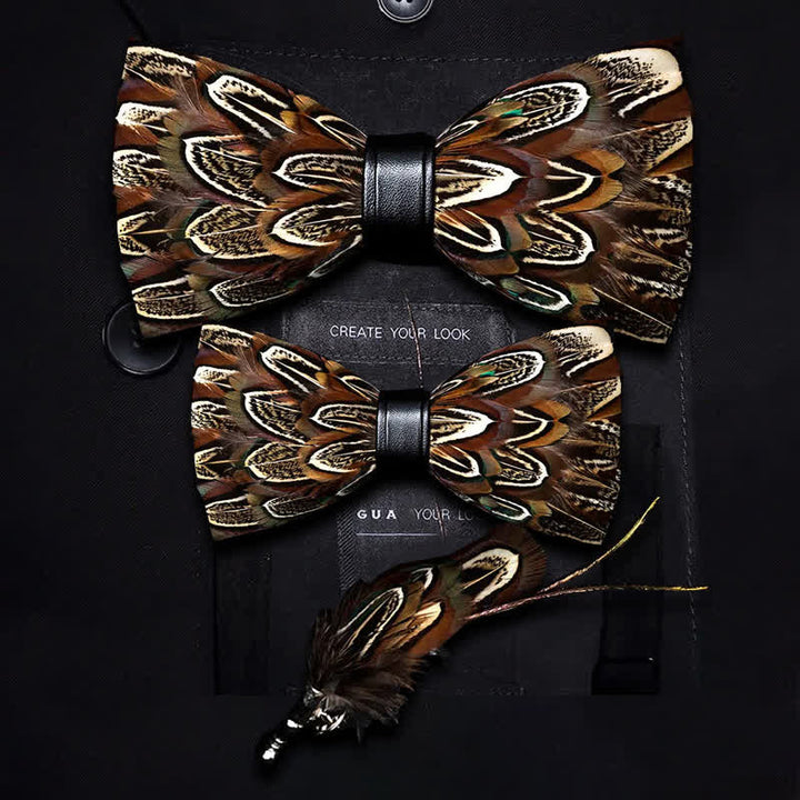 Papillon con piume di fagiano marrone per bambini con spilla da bavero
