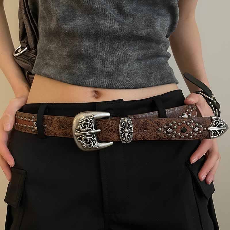 Cintura da donna in pelle con borchie a forma di freccia marrone
