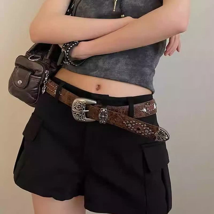 Cintura da donna in pelle con borchie a forma di freccia marrone