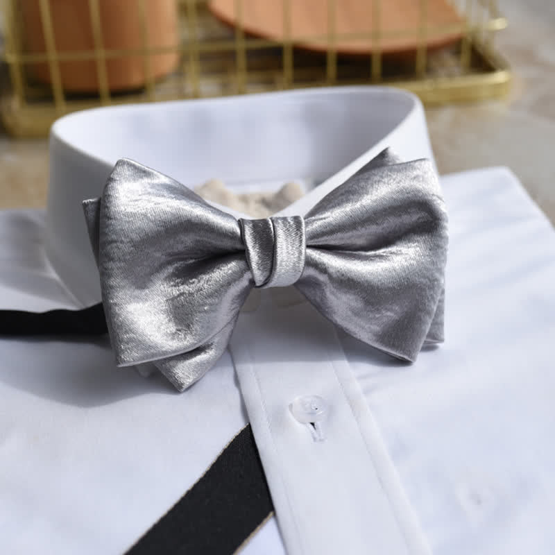Papillon doppio strato grigio argento lucido alla moda da uomo