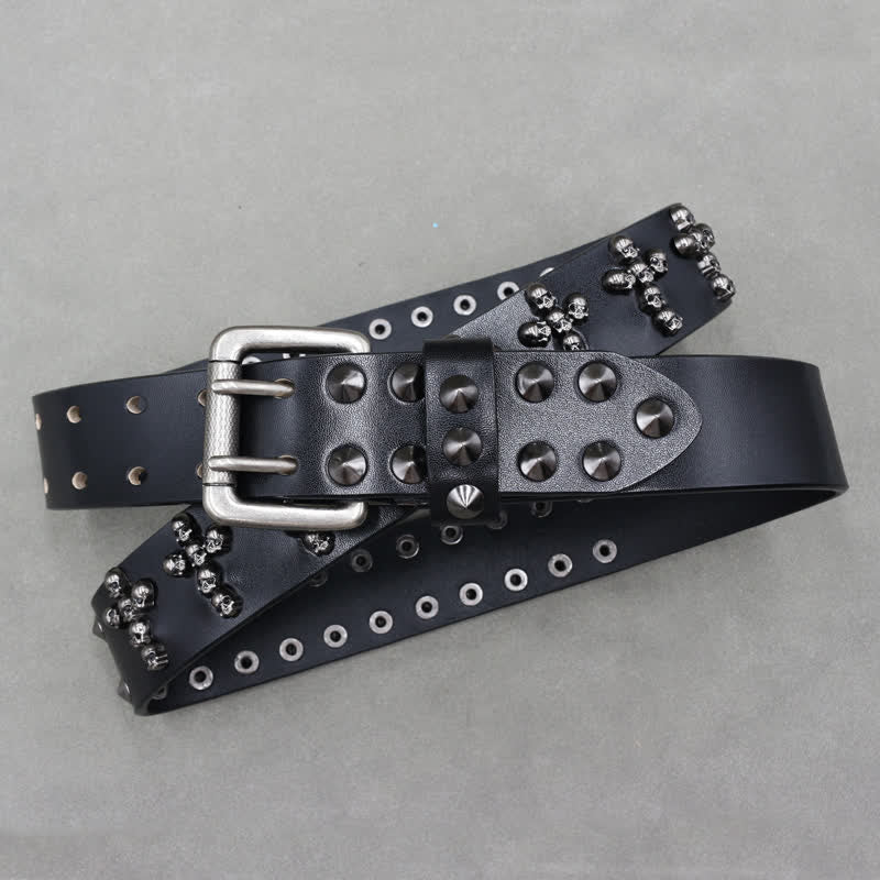 Cintura in pelle con doppio perno e rivetti a forma di croce con teste di teschio