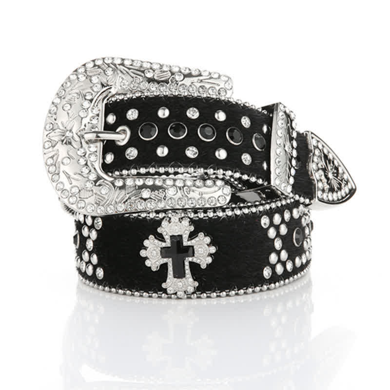 Cintura in pelle con fibbia incisa e rivetto a croce nera, decorazione con strass