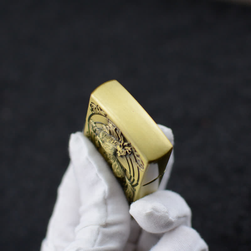 Accendino a butano ricaricabile con mola a rilievo unicorno