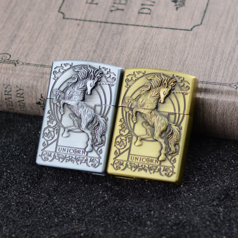 Accendino a butano ricaricabile con mola a rilievo unicorno