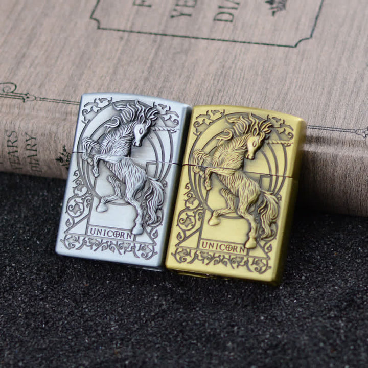 Accendino a butano ricaricabile con mola a rilievo unicorno