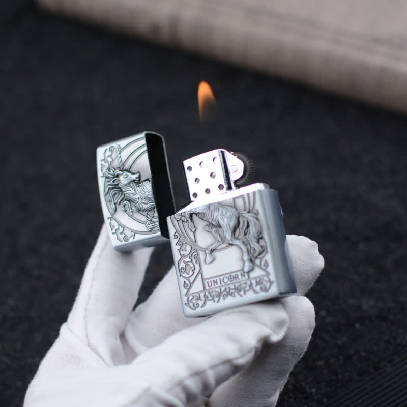 Accendino a butano ricaricabile con mola a rilievo unicorno