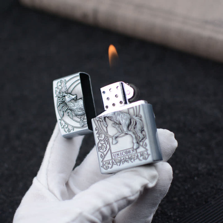 Accendino a butano ricaricabile con mola a rilievo unicorno