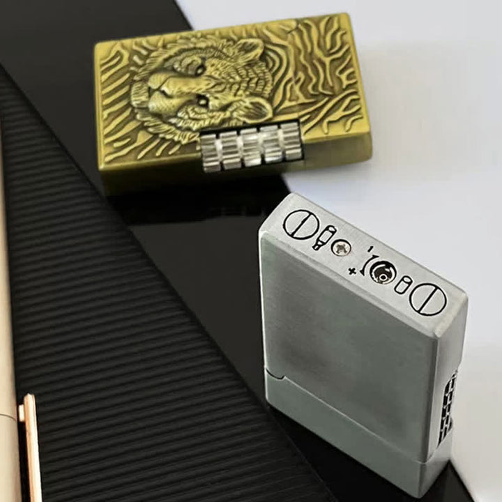 Accendino ricaricabile a butano con testa di tigre in rilievo