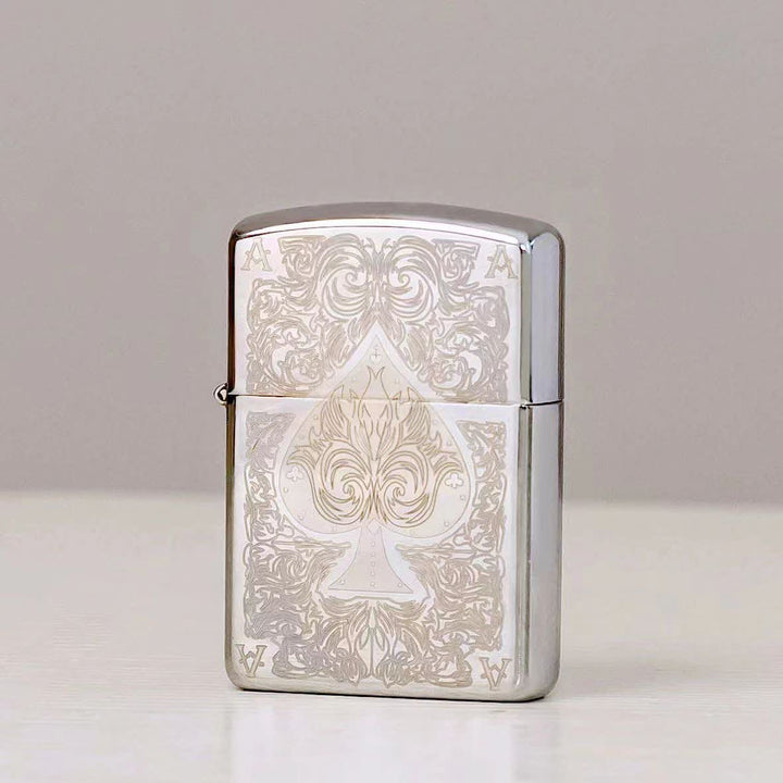 Accendino a cherosene ricaricabile con motivo laser Ace of Spades