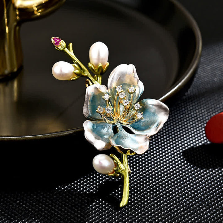 Spilla da donna con fiore di magnolia in smalto blu e perle finte