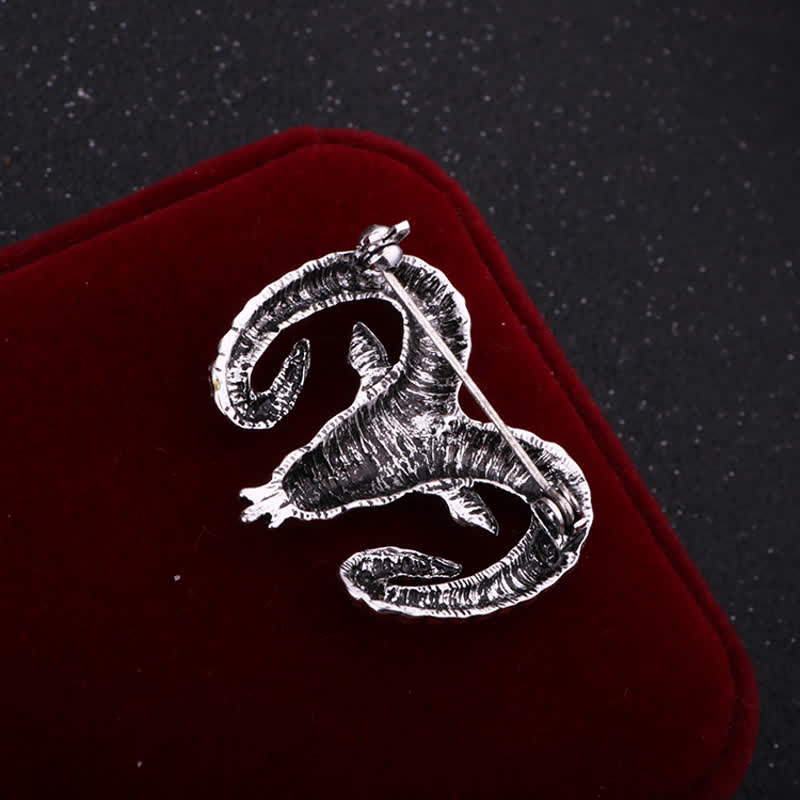 Spilla con testa di ariete da uomo, accessorio per animali
