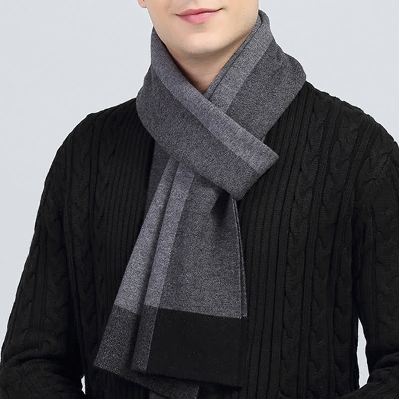 Sciarpa da uomo in lana a quadri e blocchi di colore a contrasto