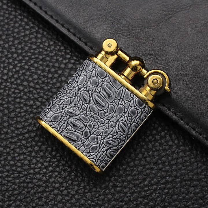 Accendino a butano ricaricabile in similpelle con fiamma libera regolabile