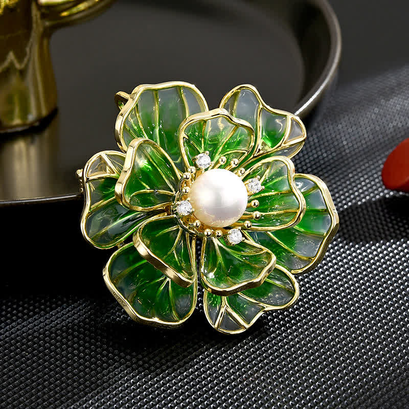 Spilla da donna in smalto placcato oro con peonia verde