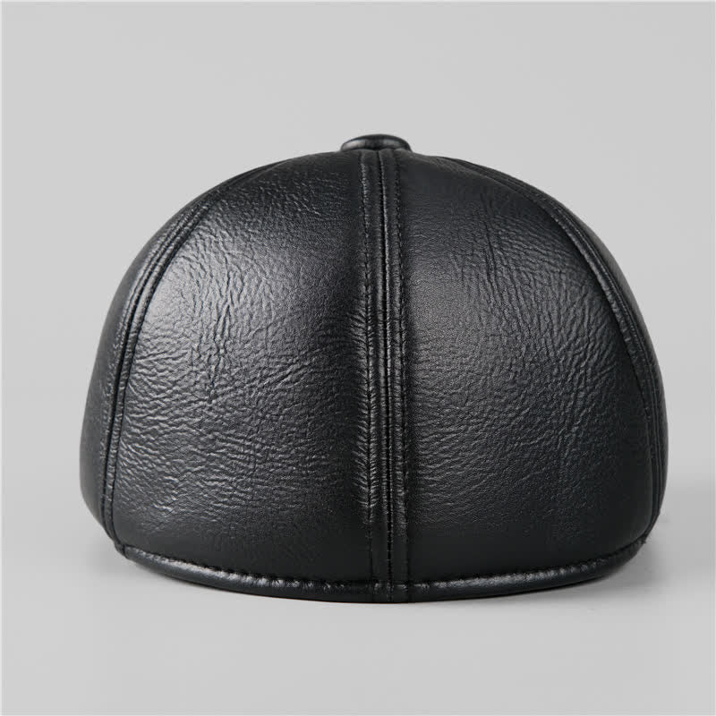 Cappello basco in pelle con paraorecchie caldi e berretto di edera nero