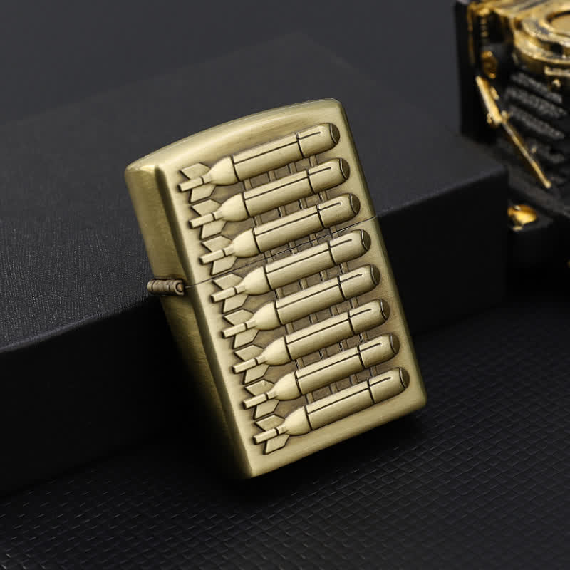 Accendino a cherosene ricaricabile con motivo a proiettili in bronzo