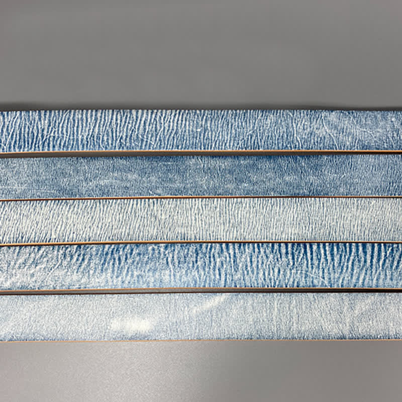 Cintura in pelle retrò con rivetti blu argento e bianco vecchio