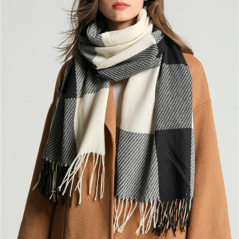 Sciarpa invernale calda a righe con frange unisex