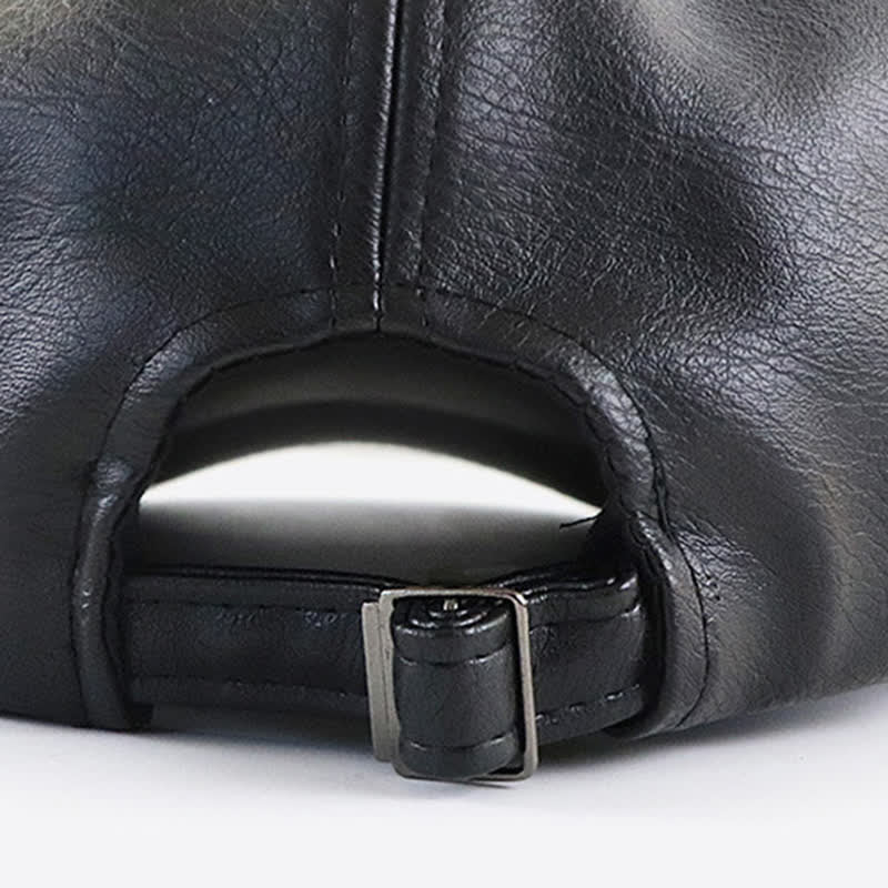 Cappello basco in pelle da giornalaio con design da cucito in stile retrò