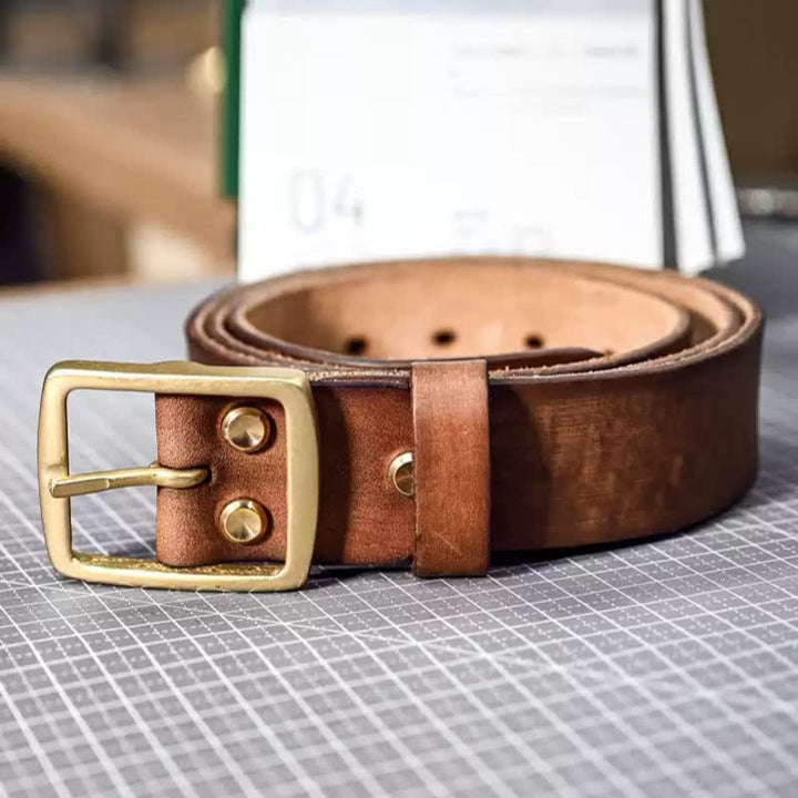 Cintura casual in pelle invecchiata fatta a mano con fibbia in ottone