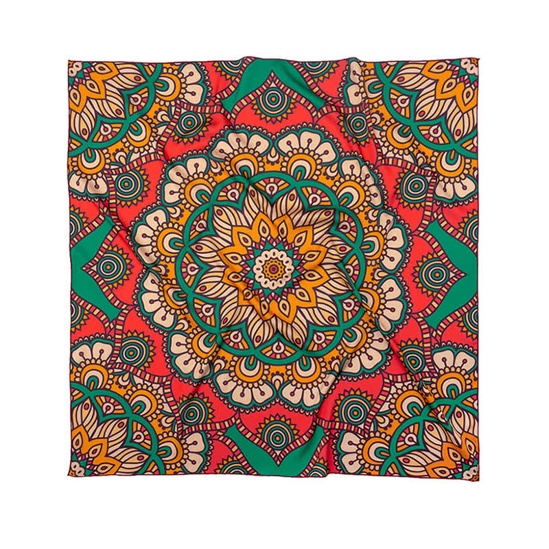 Grande ed elegante sciarpa quadrata stampata Paisley classica in stile britannico