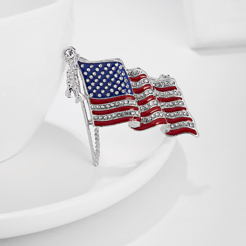 Spilla con strass scintillanti della bandiera americana patriottica
