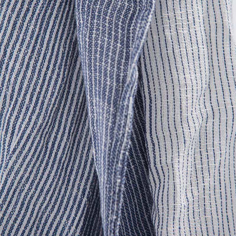 Sciarpa sottile in cotone stropicciato a righe bicolore