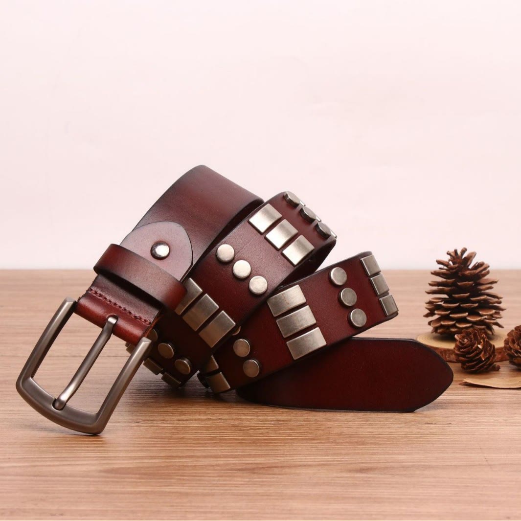 Cintura in vera pelle per uomo con rivetti punk
