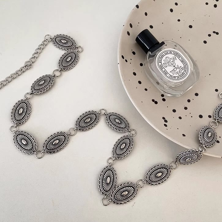 Cintura intagliata etnica vintage con fibbia in metallo