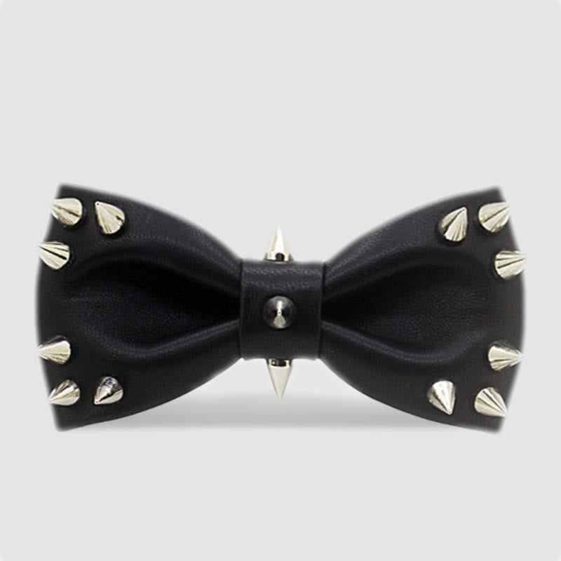 Papillon da uomo in pelle con rivetti neri e punte