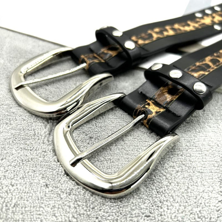 Cintura da donna con stampa leopardata e cintura in pelle con rivetti