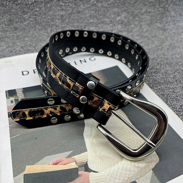 Cintura da donna con stampa leopardata e cintura in pelle con rivetti