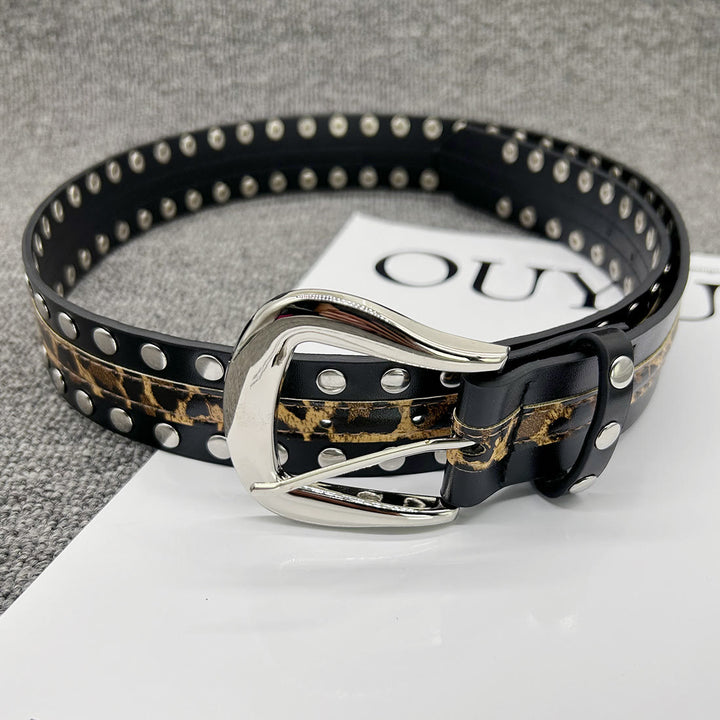 Cintura da donna con stampa leopardata e cintura in pelle con rivetti