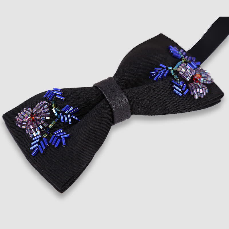 Papillon nero con ricamo di perline a forma di fiore