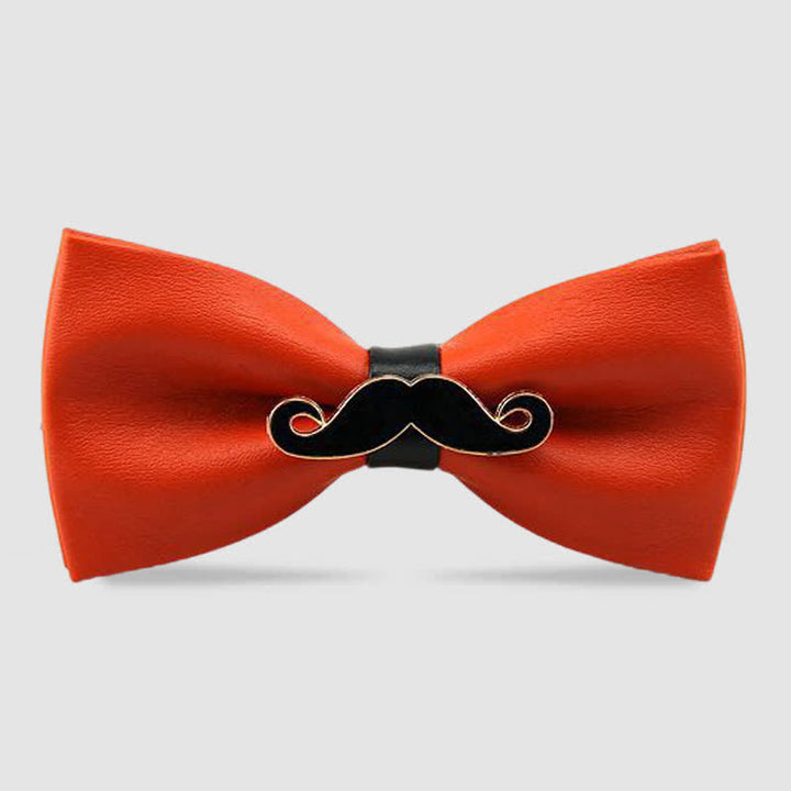Papillon in pelle con baffi in metallo da uomo