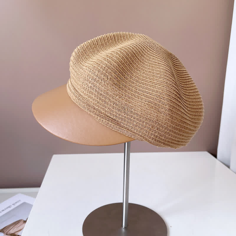Cappello basco in paglia con visiera in similpelle da donna