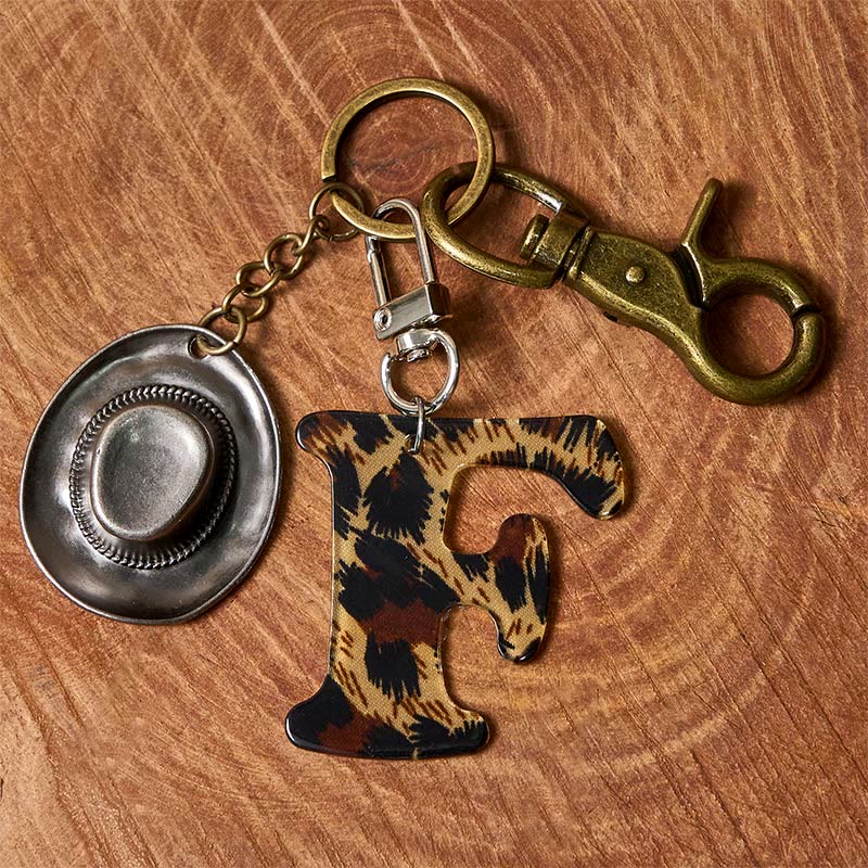 Portachiavi con ciondolo a forma di lettera con stampa leopardata e cappello da cowboy - Portachiavi in ottone + cappello in argento - F - image 13
