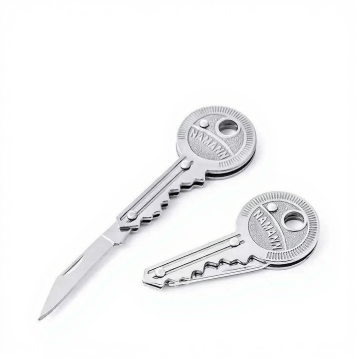 Portachiavi pratico con coltello pieghevole e collana in argento - image 0