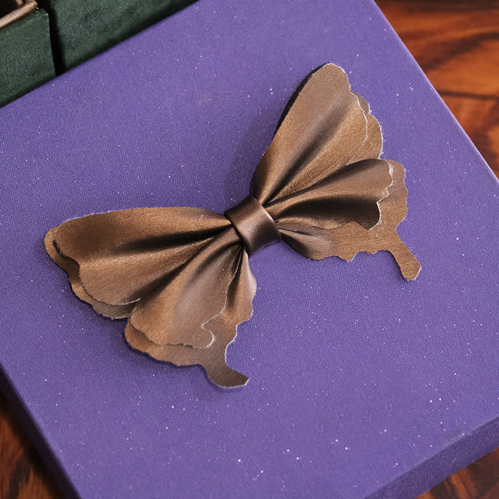 Papillon da uomo in pelle conciata al vegetale a forma di farfalla