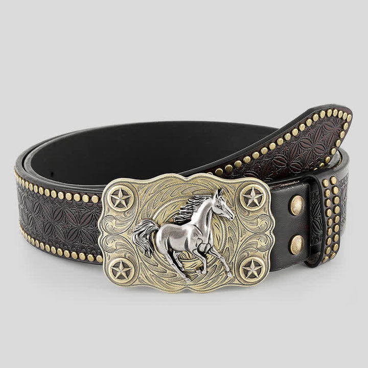 Cintura da uomo in pelle da cowboy al galoppo con cavallo robusto