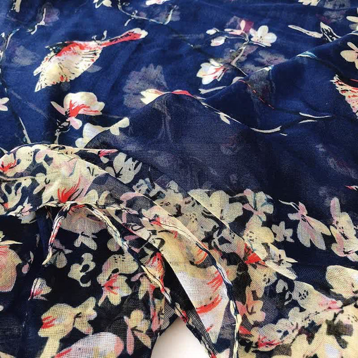 Sciarpa leggera da donna con uccelli floreali in fiore