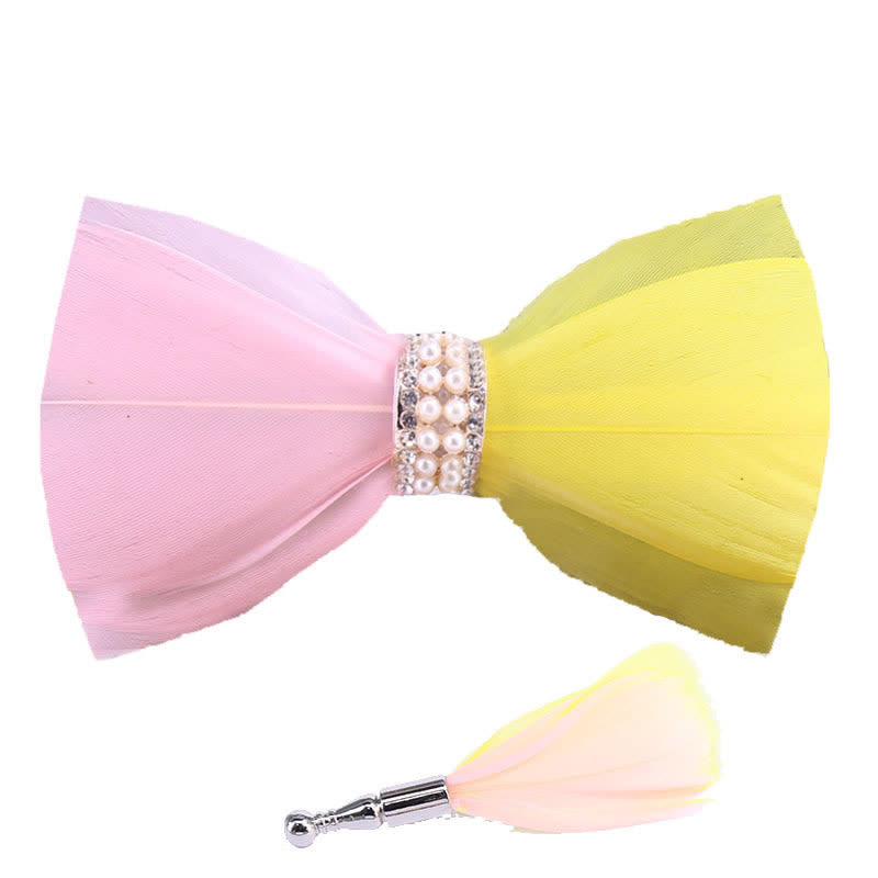 Papillon con piume di perle lucide rosa e gialle con spilla da bavero