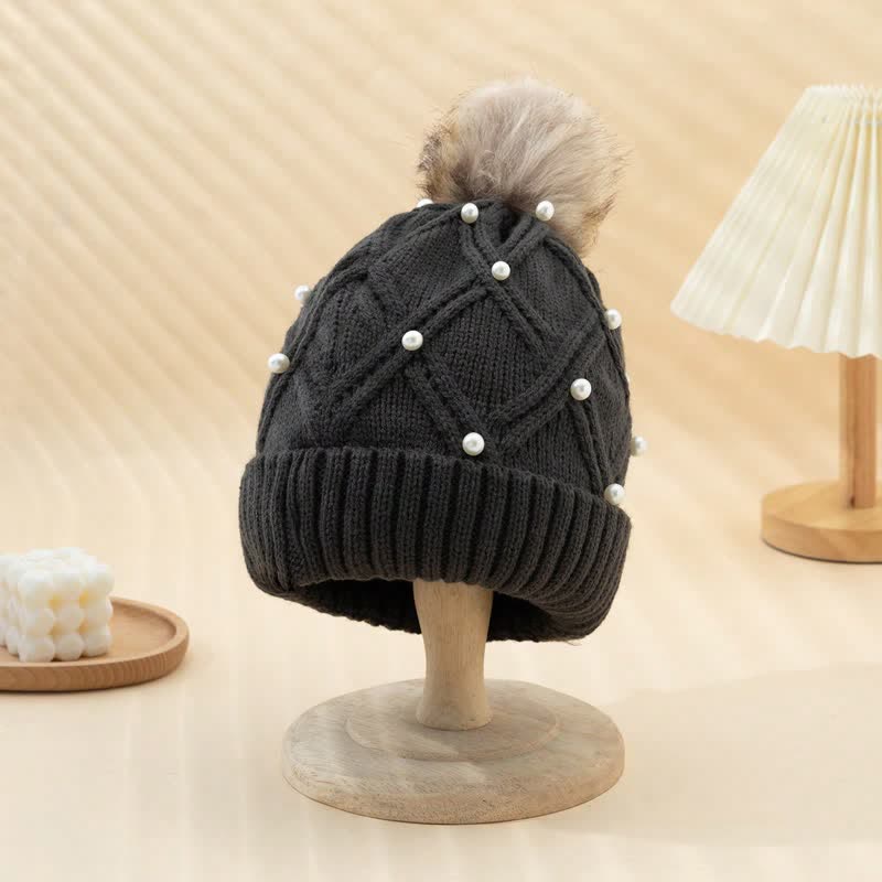 Cappello lavorato a maglia elasticizzata con pompon e perle carine da donna