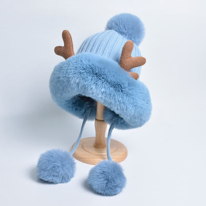 Cappello lavorato a maglia con pompon in corno di cervo da donna